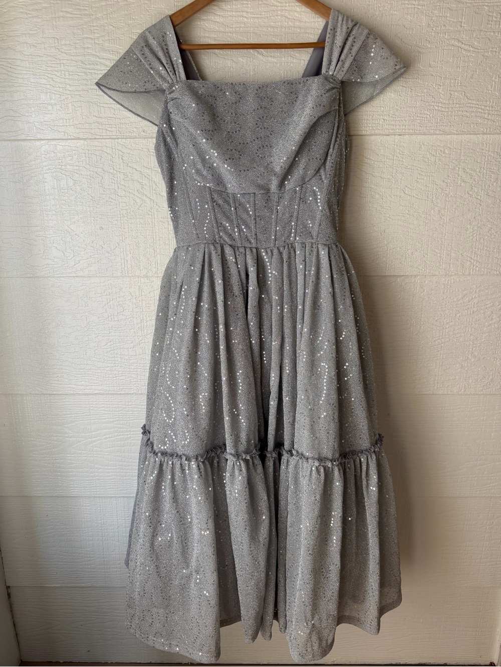 Ivy City Co I Feel Pretty Silver Sequin Midi Dress NWT Size 2